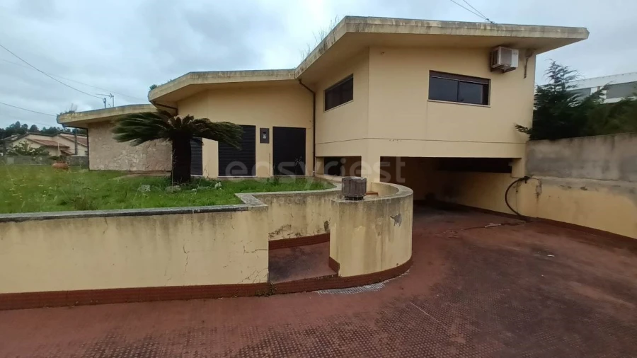 Moradia T3 para Venda em Batalha Foto 1