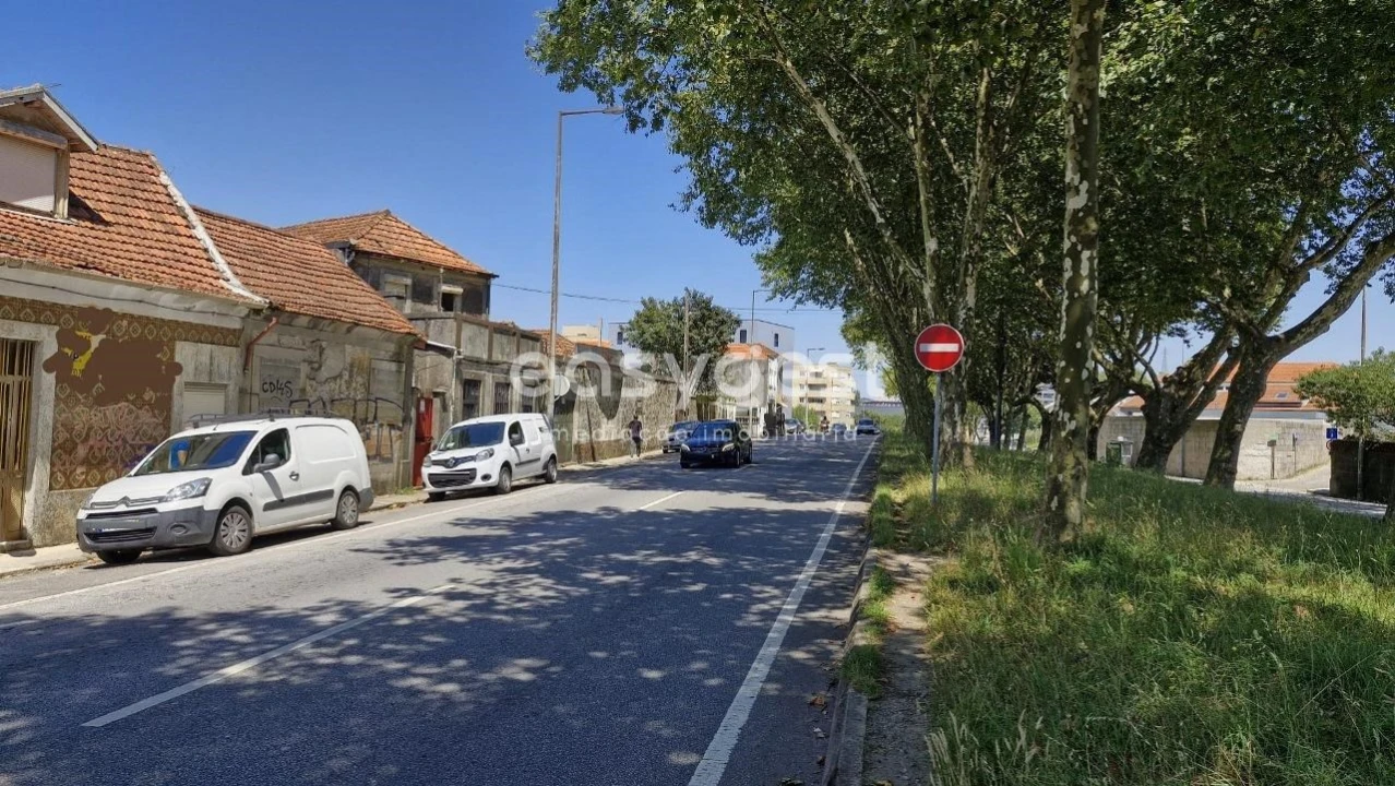 Terreno para Venda em Paranhos Foto 2