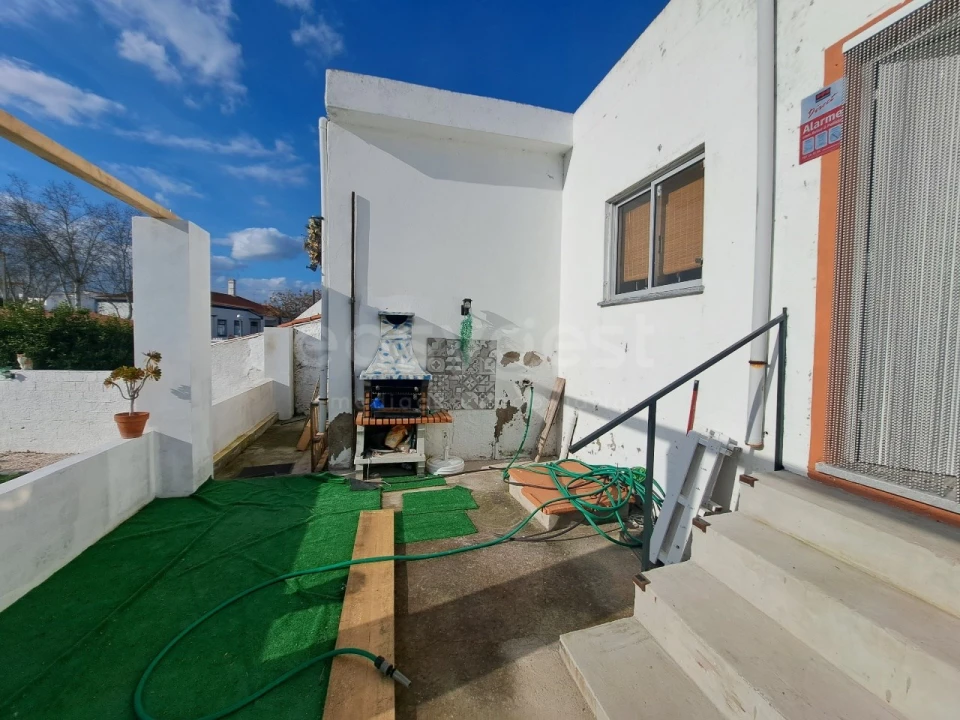 Moradia T3 para Venda em Salvada e Quintos Foto 13