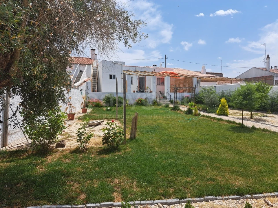 Moradia T3 para Venda em Salvada e Quintos Foto 19