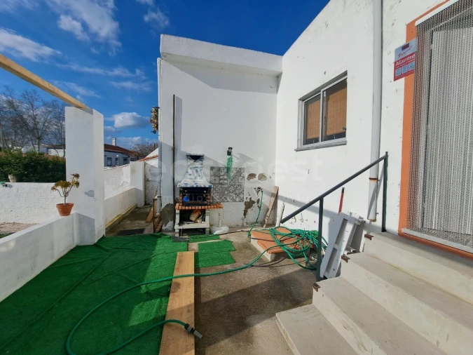 Moradia T3 para Venda em Salvada e Quintos Foto 13