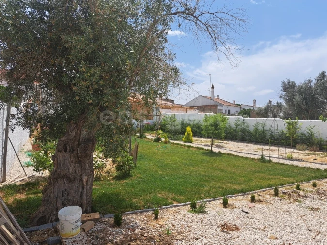 Moradia T3 para Venda em Salvada e Quintos Foto 17