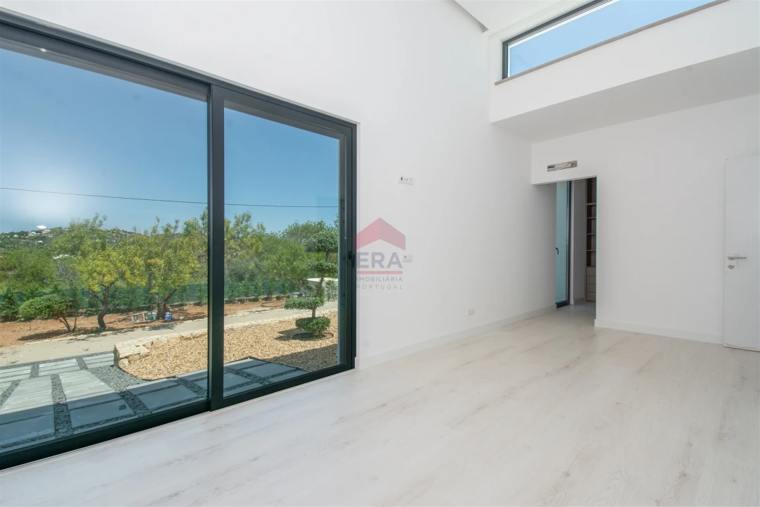Moradia T4 para Venda em Loule (São Sebastião) Foto 20