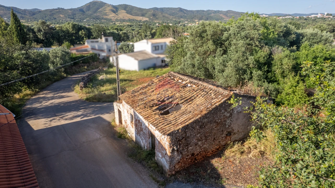 Moradia T0 para Venda em Salir Foto 1