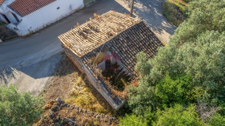 Moradia T0 para Venda em Salir Foto 4