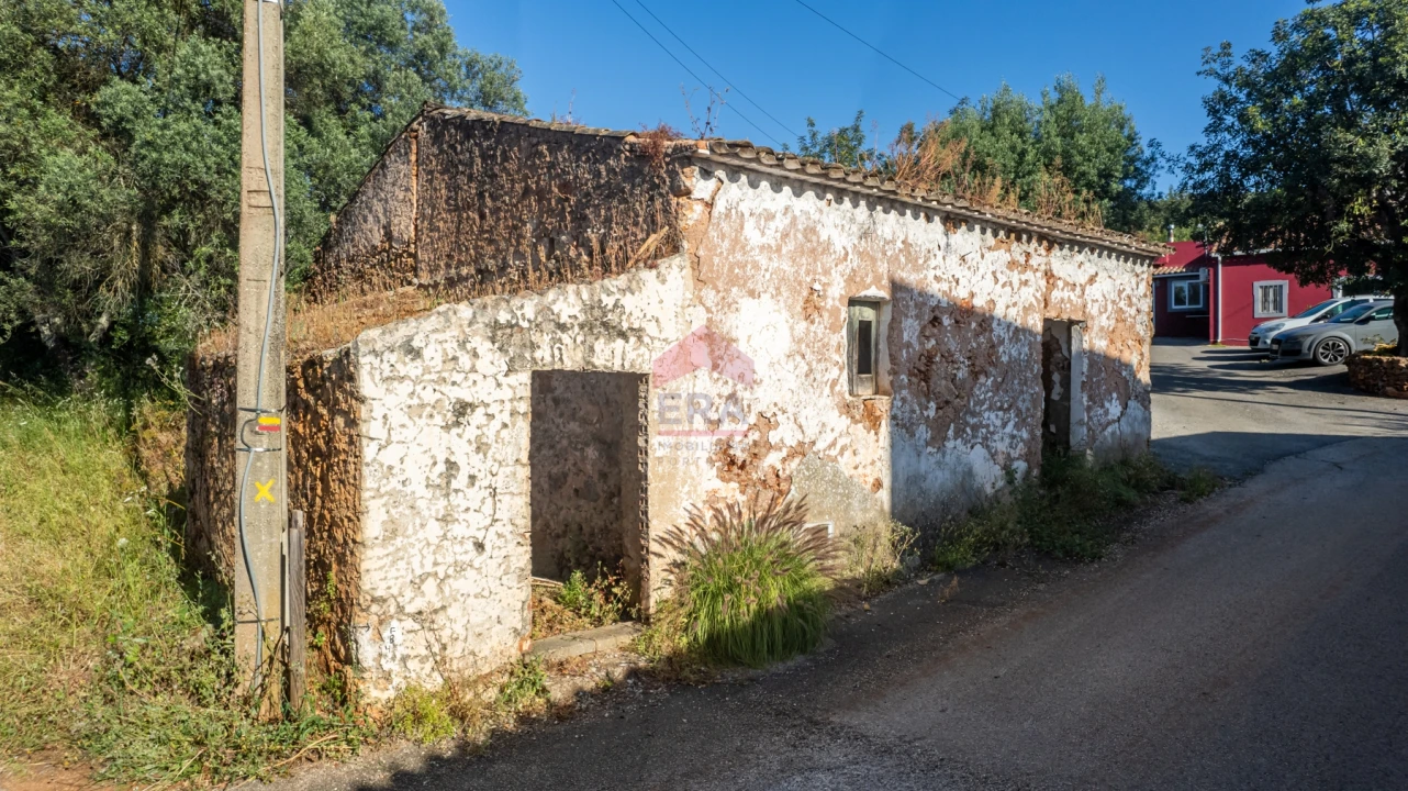 Moradia T0 para Venda em Salir Foto 3