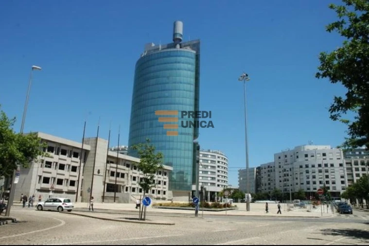 Loja para Arrendamento em Cidade da Maia Foto 2