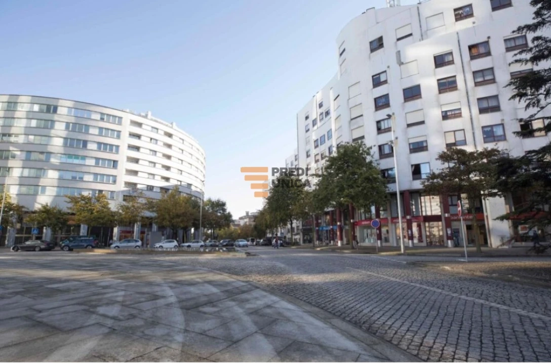 Loja para Arrendamento em Cidade da Maia Foto 9