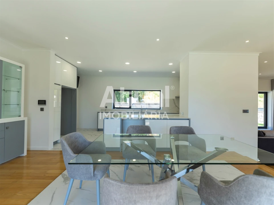 Moradia T3 para Venda em Caldas de Vizela (São Miguel e São João) Foto 6