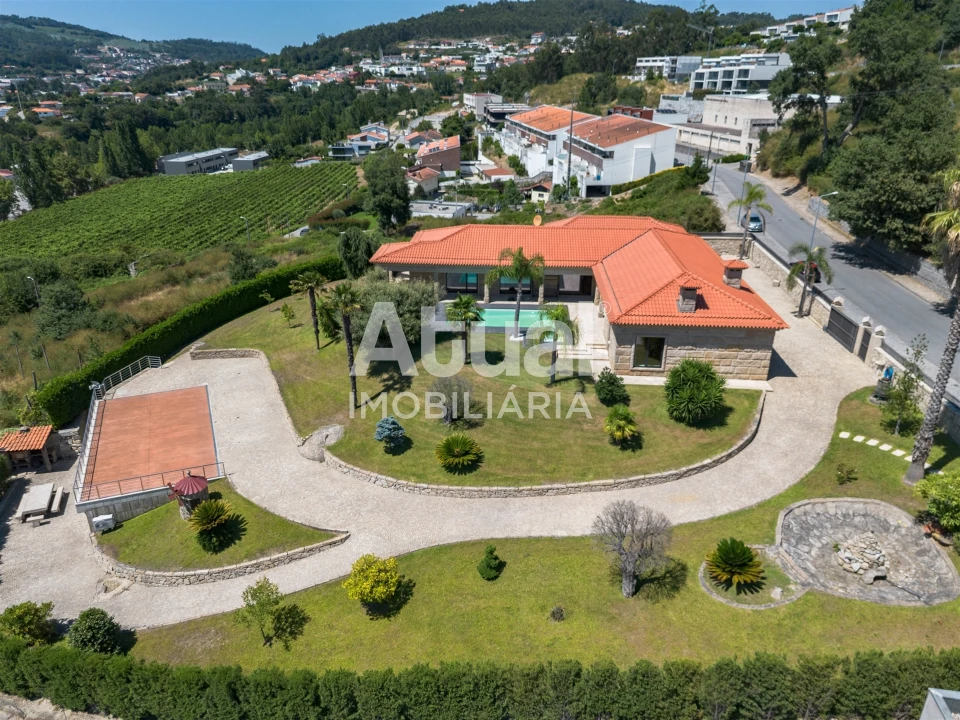 Moradia T3 para Venda em Caldas de Vizela (São Miguel e São João) Foto 1