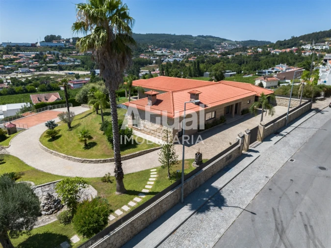 Moradia T3 para Venda em Caldas de Vizela (São Miguel e São João) Foto 61