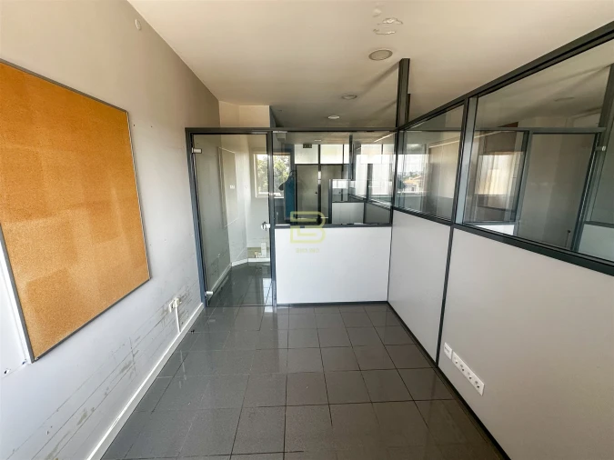 Loja para Arrendamento em Fânzeres e São Pedro da Cova Foto 10