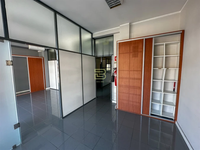 Loja para Arrendamento em Fânzeres e São Pedro da Cova Foto 18