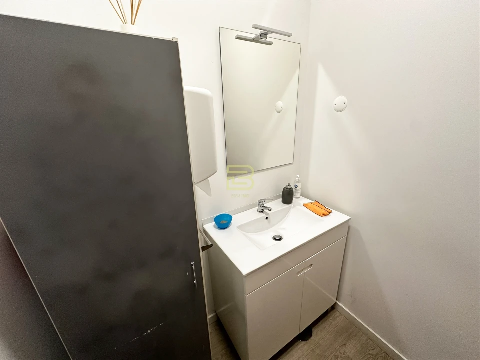 Loja para Arrendamento em Fânzeres e São Pedro da Cova Foto 4