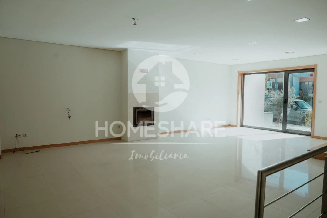 Moradia T3 para Venda em Gandra Foto 2