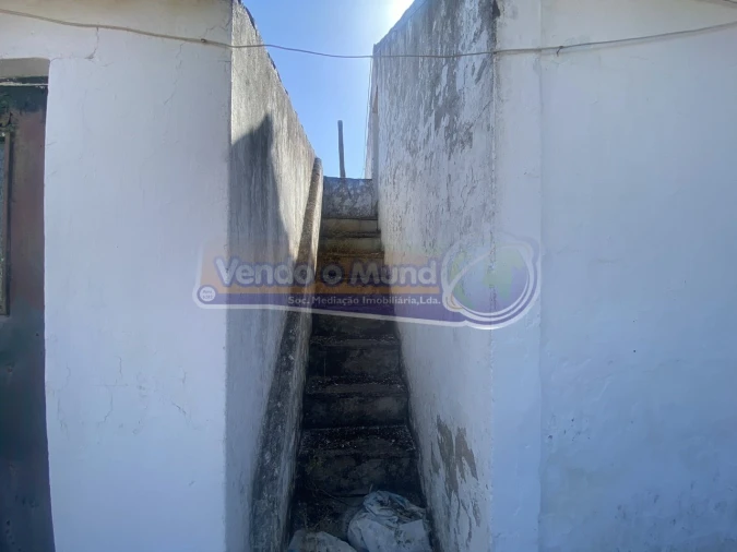 Moradia T2 para Venda em Mora Foto 11