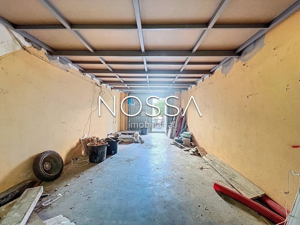 Garagem para Venda em Rio de Mouro Foto 1