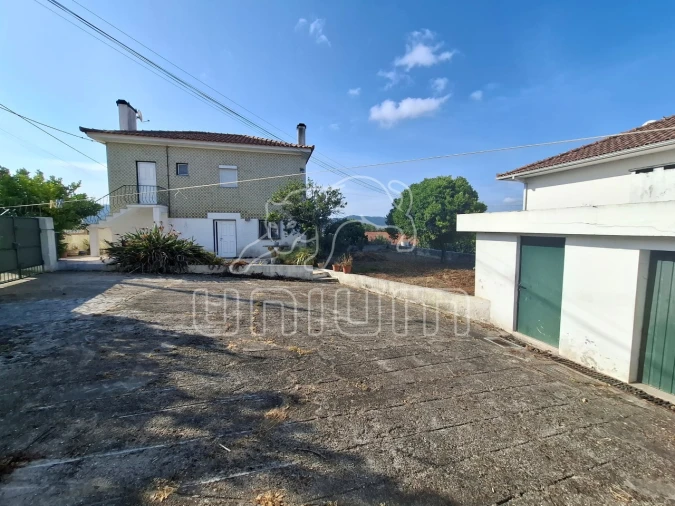 Moradia T3 para Venda em Cardielos e Serreleis Foto 2