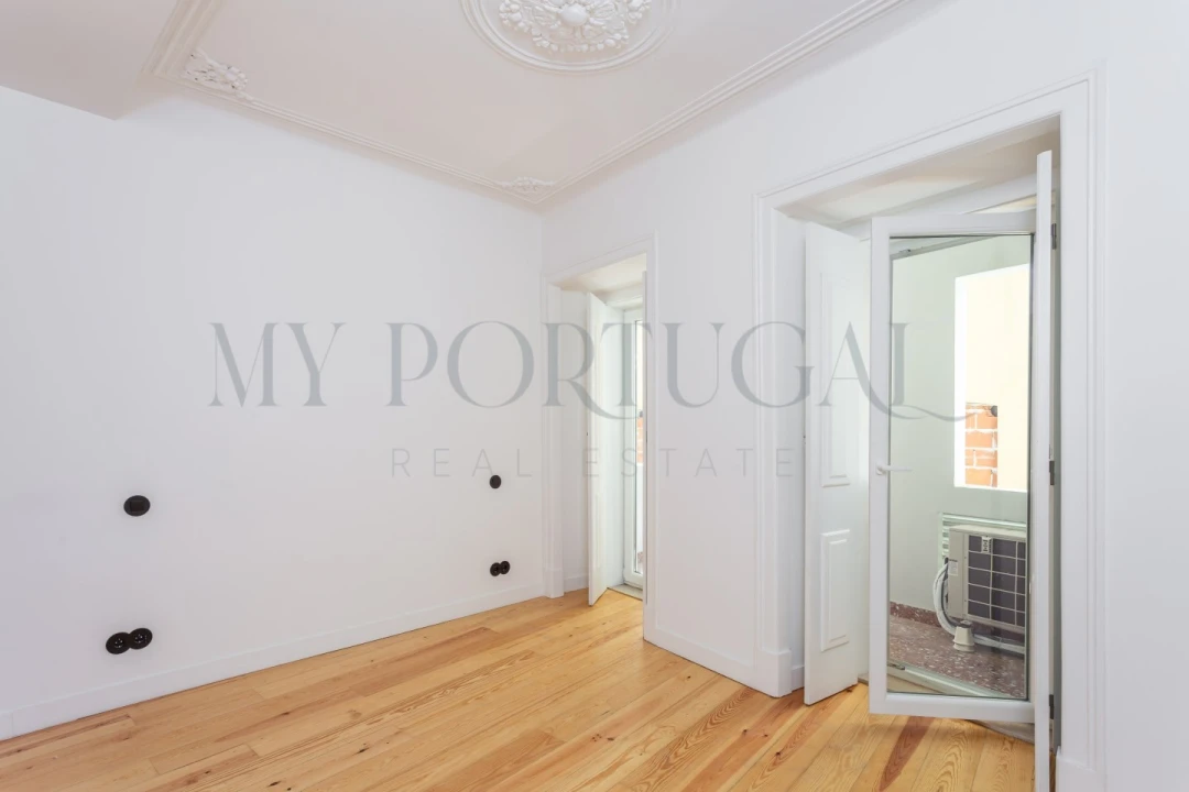 Apartamento T1 para Venda em Santa Maria Maior Foto 8