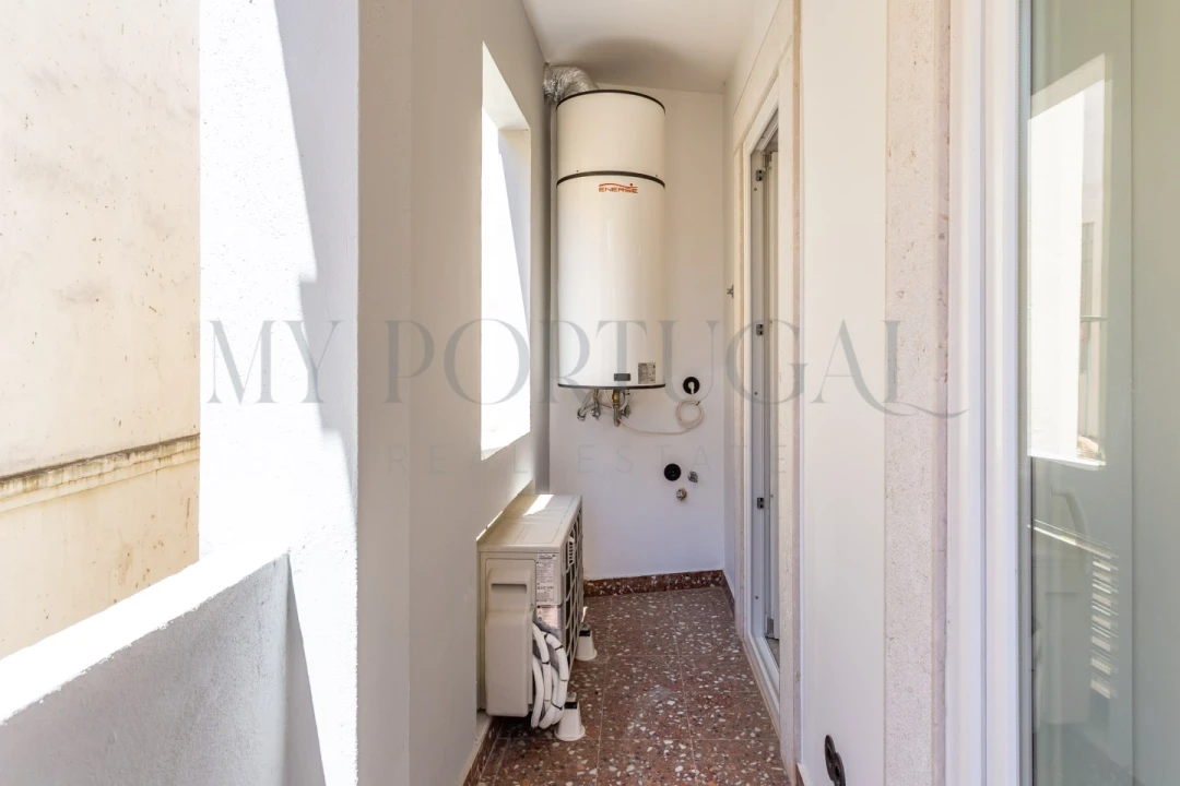 Apartamento T1 para Venda em Santa Maria Maior Foto 14