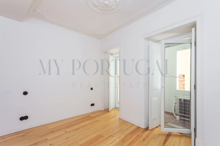 Apartamento T1 para Venda em Santa Maria Maior Foto 8