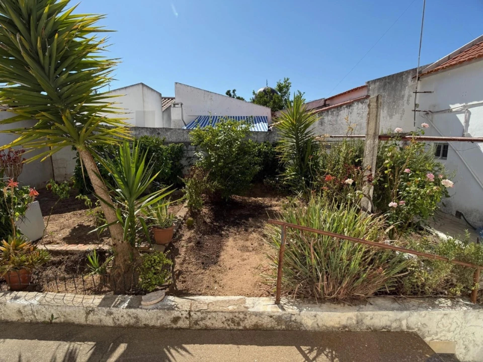 Moradia T4 para Venda em Alvalade Foto 6