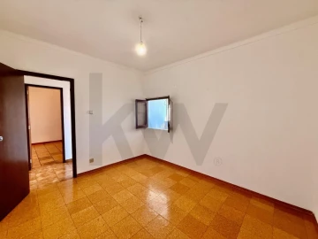 Moradia T4 para Venda em Alvalade