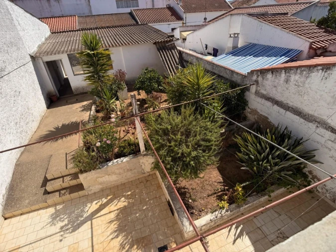 Moradia T4 para Venda em Alvalade Foto 3