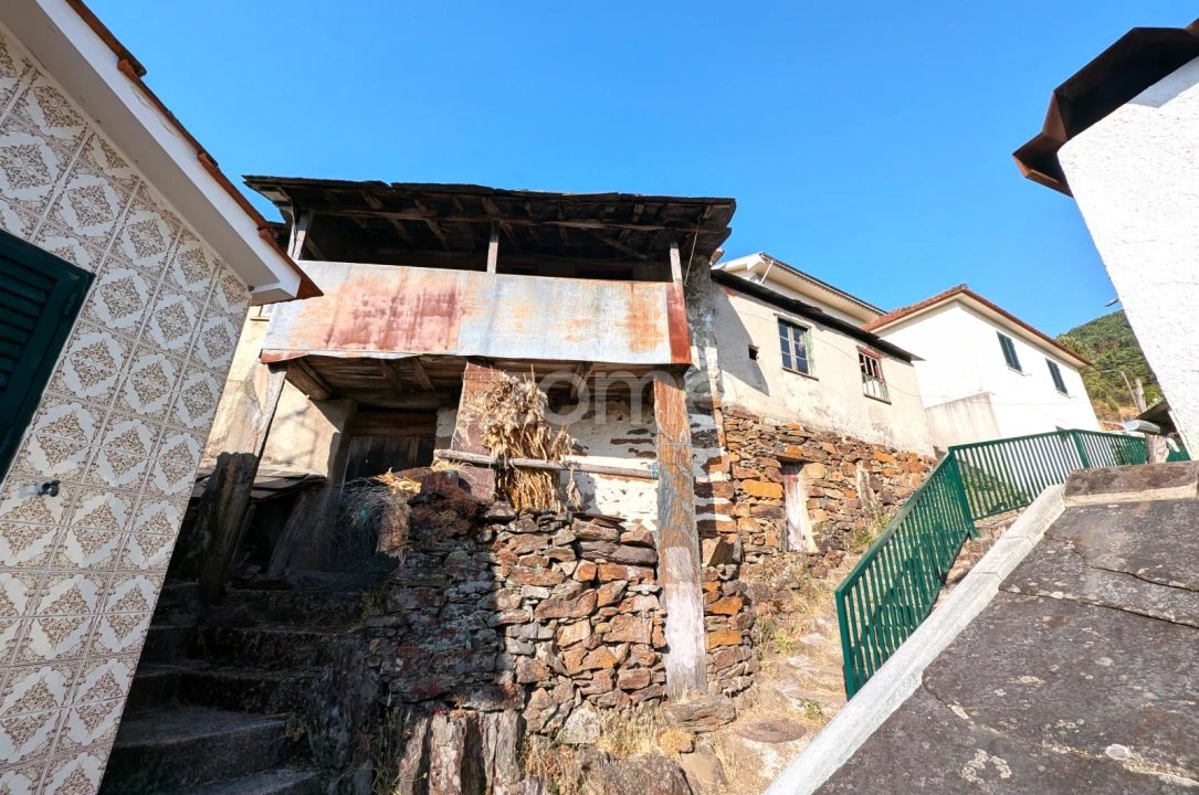 Moradia T1 para Venda em Covelo de Paivó e Janarde Foto 3