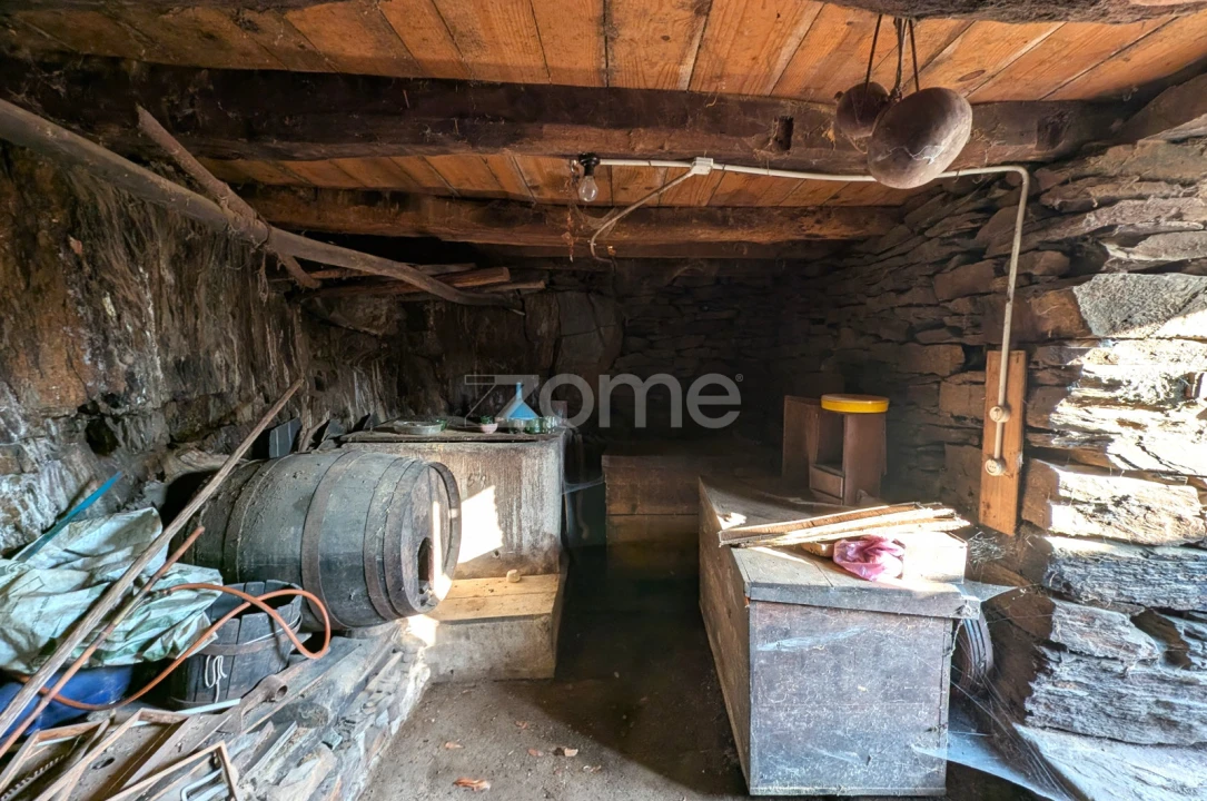 Moradia T1 para Venda em Covelo de Paivó e Janarde Foto 31