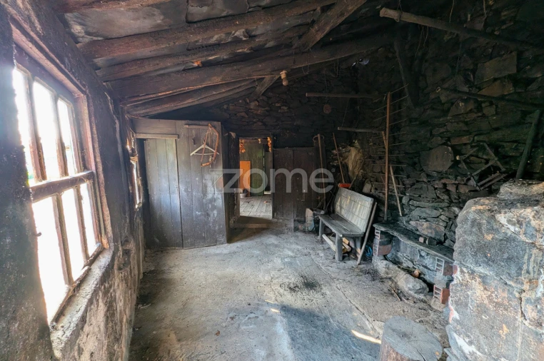 Moradia T1 para Venda em Covelo de Paivó e Janarde Foto 8