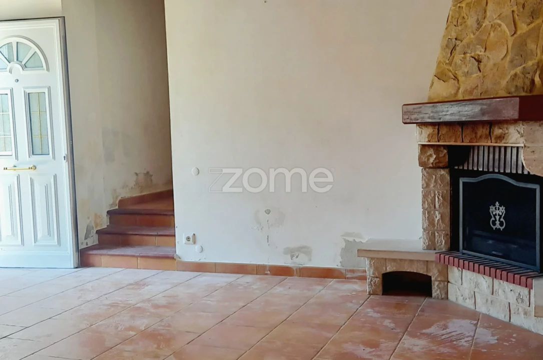 Moradia T3 para Venda em Azueira e Sobral da Abelheira Foto 6