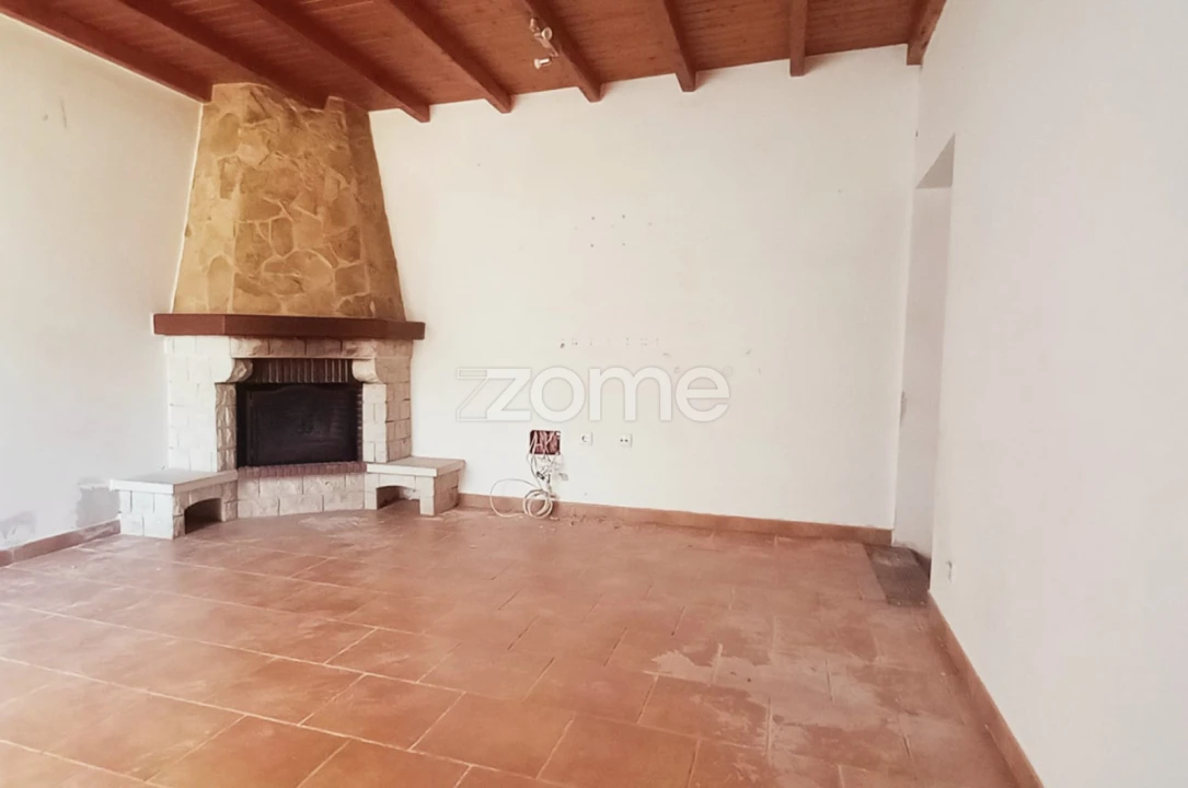 Moradia T3 para Venda em Azueira e Sobral da Abelheira Foto 8