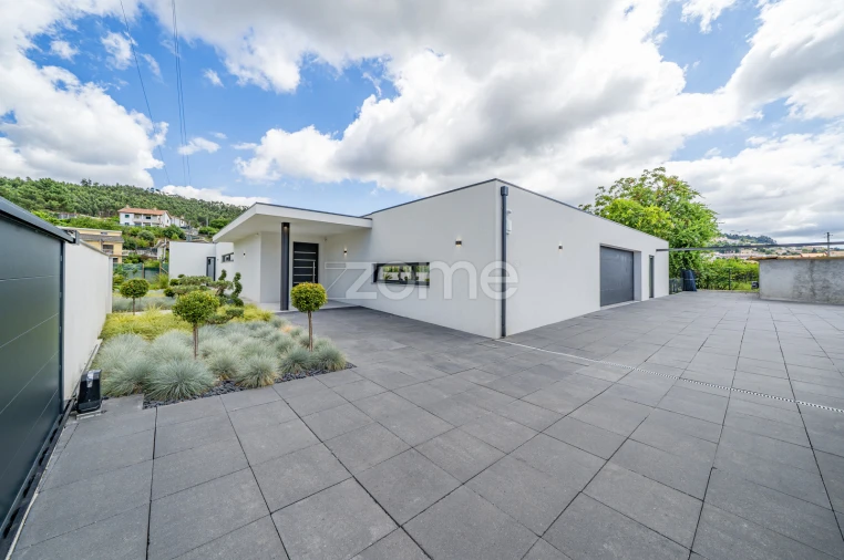 Moradia T4 para Venda em Este (São Pedro e São Mamede) Foto 42