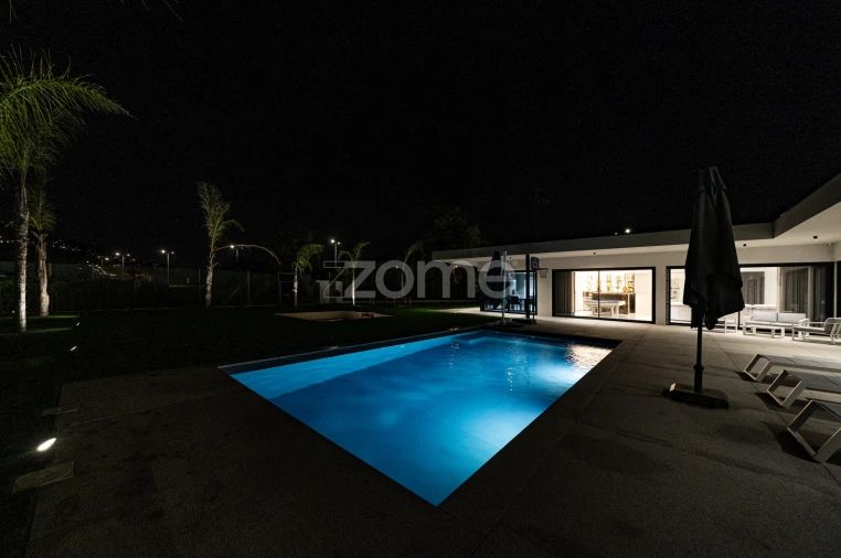 Moradia T4 para Venda em Este (São Pedro e São Mamede) Foto 8