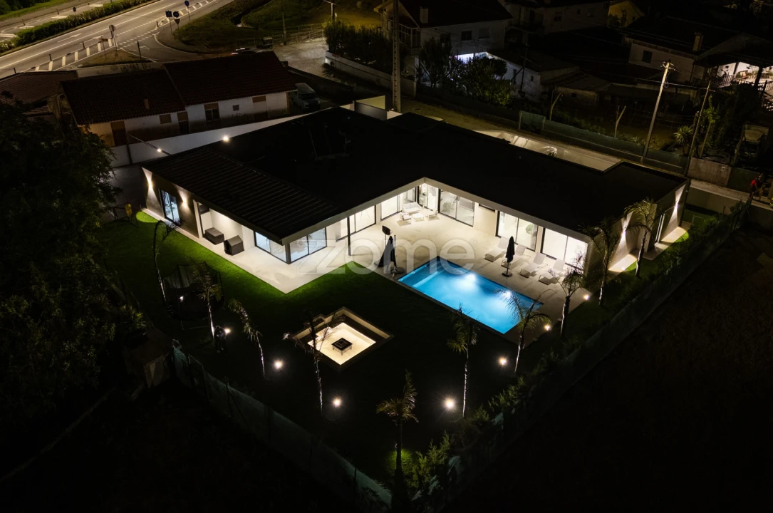Moradia T4 para Venda em Este (São Pedro e São Mamede) Foto 16