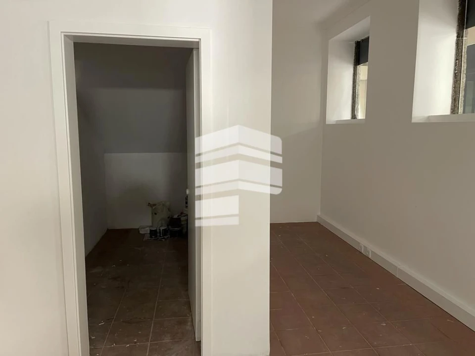 Loja para Arrendamento em Funchal (Se) Foto 12