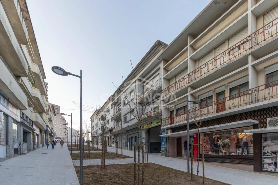 Loja para Venda em São João da Madeira Foto 1
