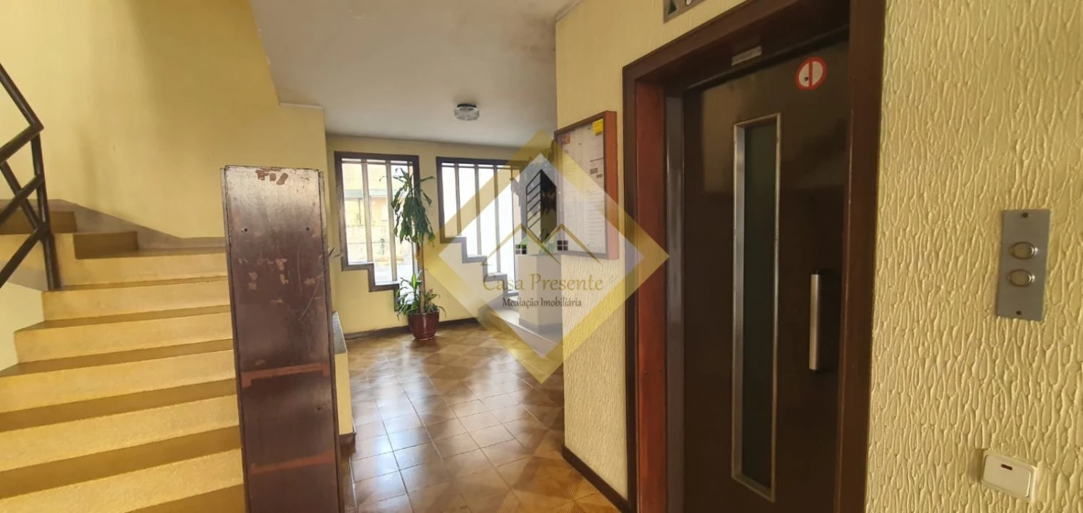 Apartamento T2 para Venda em Mafamude e Vilar do Paraíso Foto 5