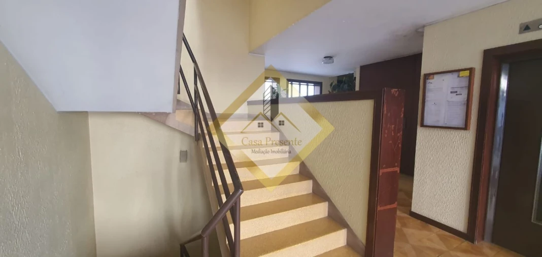 Apartamento T2 para Venda em Mafamude e Vilar do Paraíso Foto 6