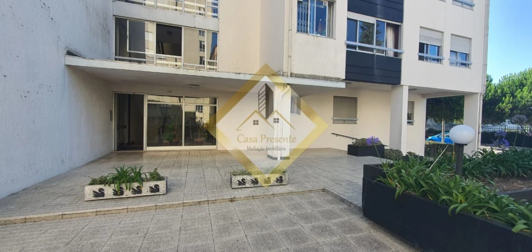 Apartamento T2 para Venda em Mafamude e Vilar do Paraíso Foto 2