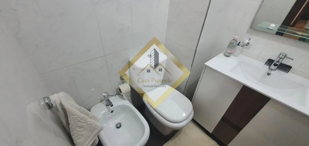 Apartamento T2 para Venda em Mafamude e Vilar do Paraíso Foto 23