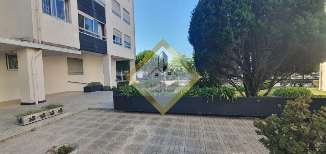 Apartamento T2 para Venda em Mafamude e Vilar do Paraíso Foto 4