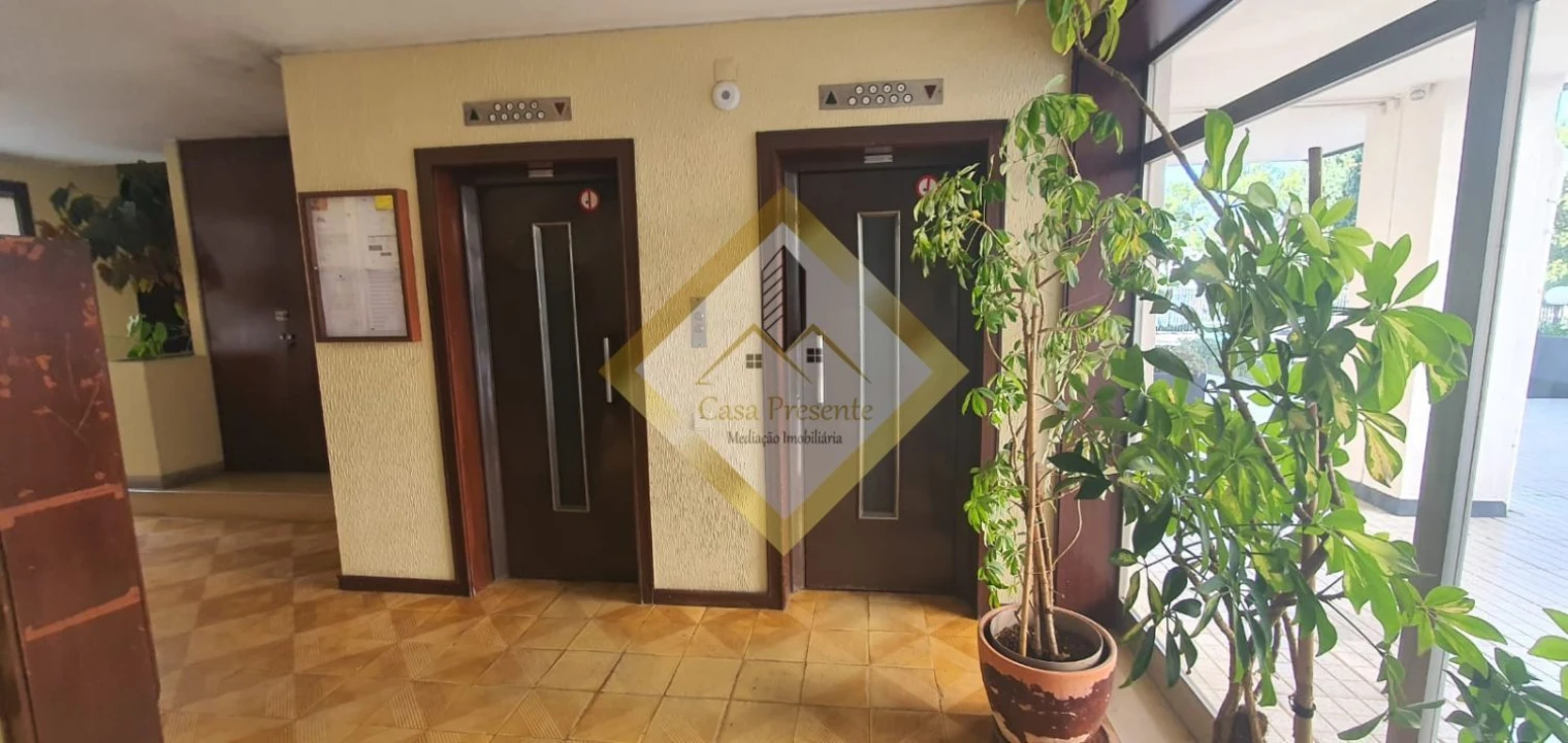 Apartamento T2 para Venda em Mafamude e Vilar do Paraíso Foto 9