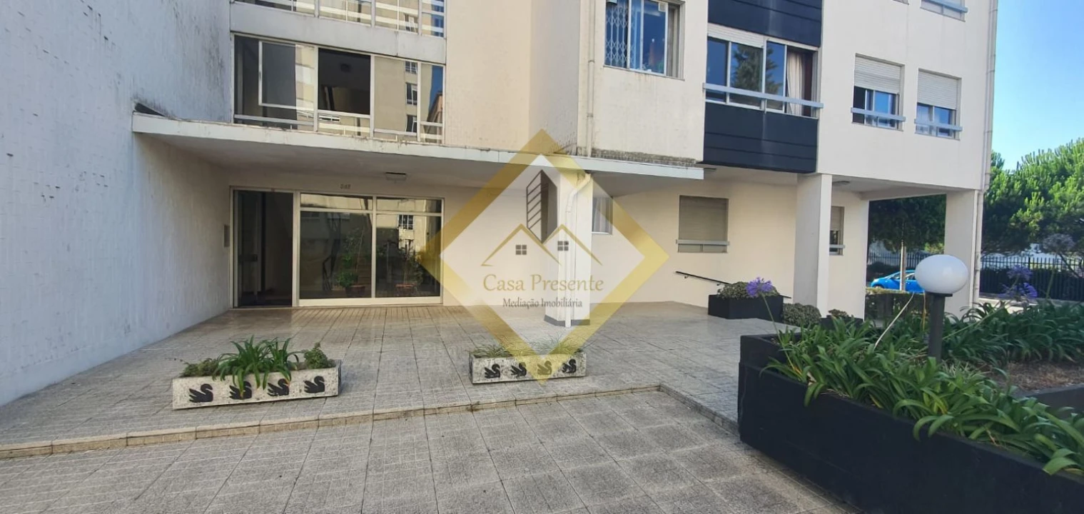 Apartamento T2 para Venda em Mafamude e Vilar do Paraíso Foto 2