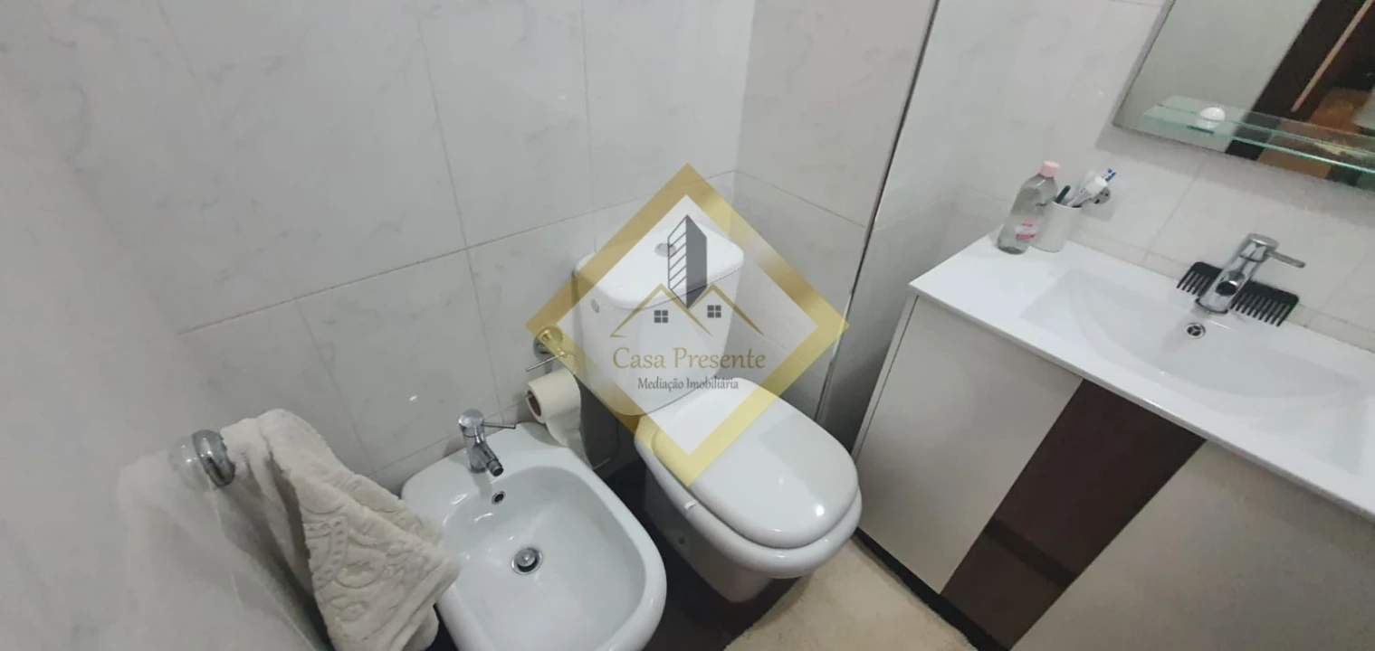 Apartamento T2 para Venda em Mafamude e Vilar do Paraíso Foto 23