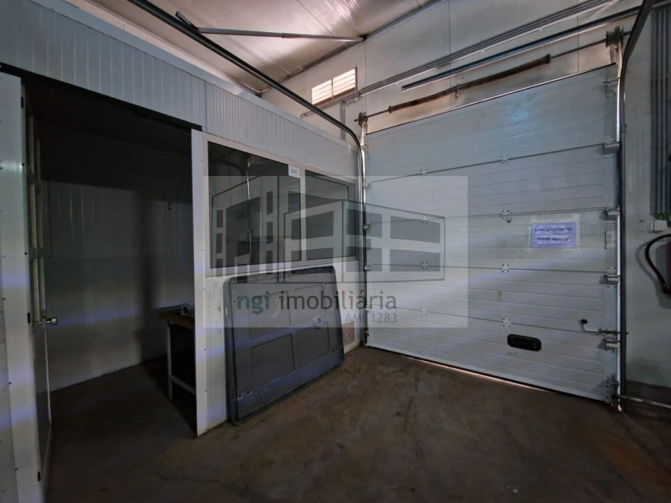 Loja para Arrendamento em Mina de Água Foto 1