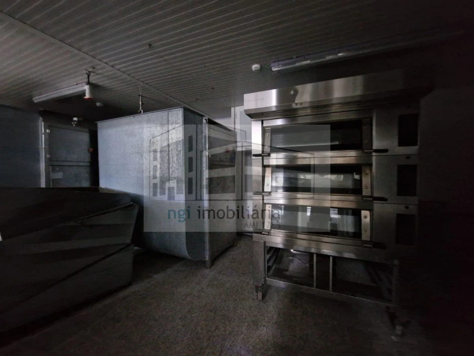 Loja para Arrendamento em Mina de Água Foto 57