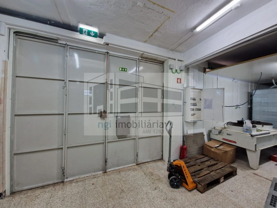 Loja para Arrendamento em Mina de Água Foto 62