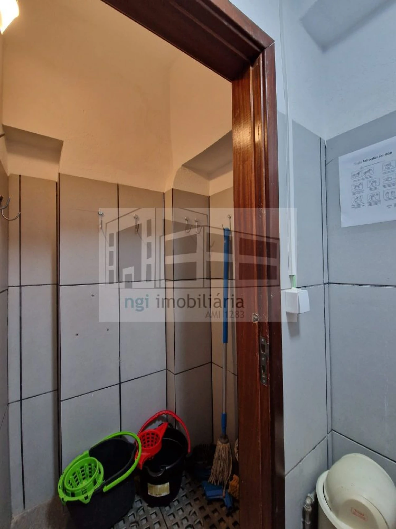 Loja para Arrendamento em Mina de Água Foto 56